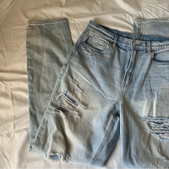 ♡ • SOLD!! American Eagle Mom Jeans | Size 10 - Picture 3 of 9